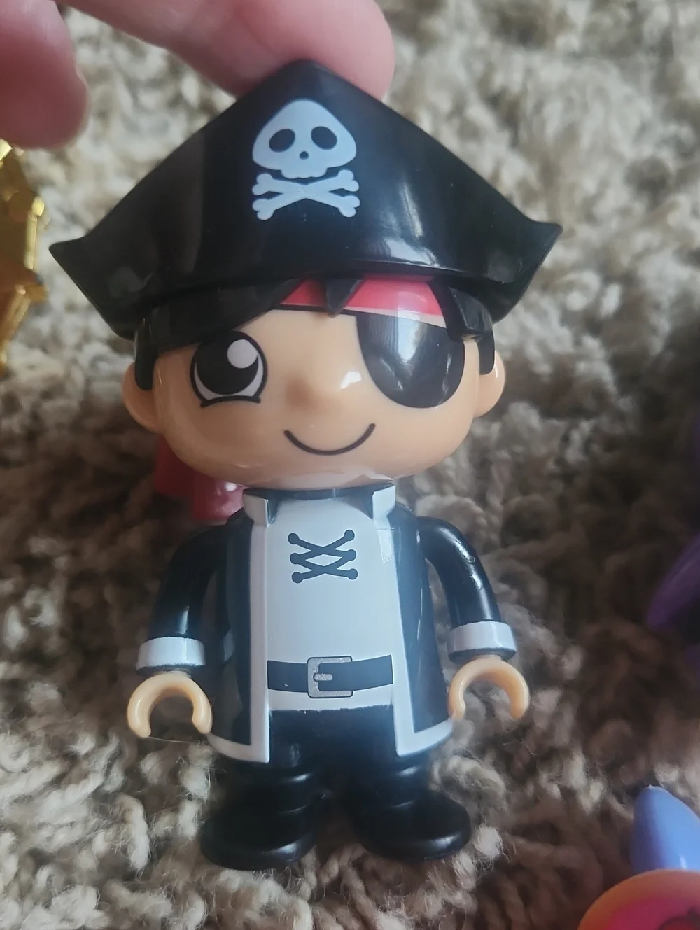 Ryan's World Small Pirate Ship Playset with Pink, Black & Blue Pirate Figures